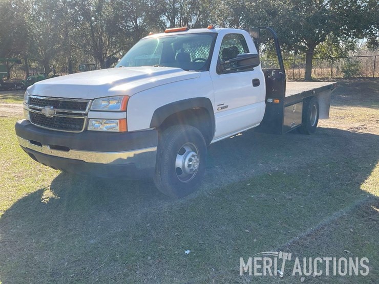 2006-chevrolet-3500-image-2