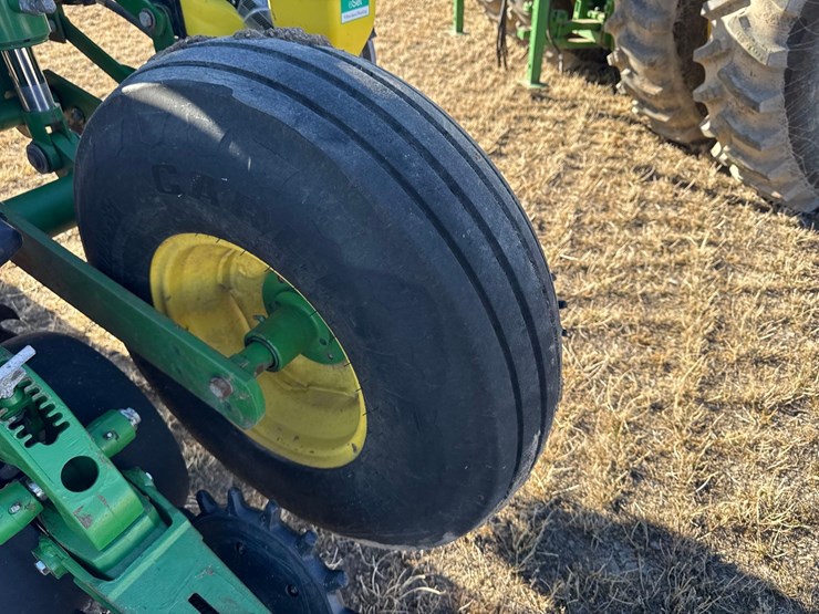 2014-john-deere-1770nt-image-64