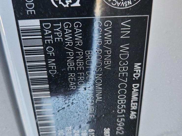 2011-mercedes-benz-sprinter-cargo-van-image-35