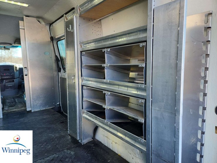 2011-mercedes-benz-sprinter-cargo-van-image-13