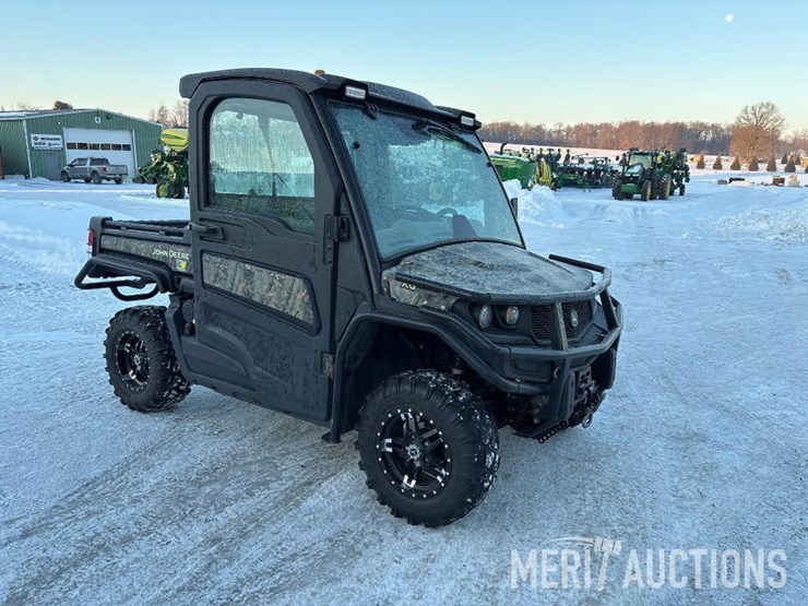 2019-john-deere-gator-image-6