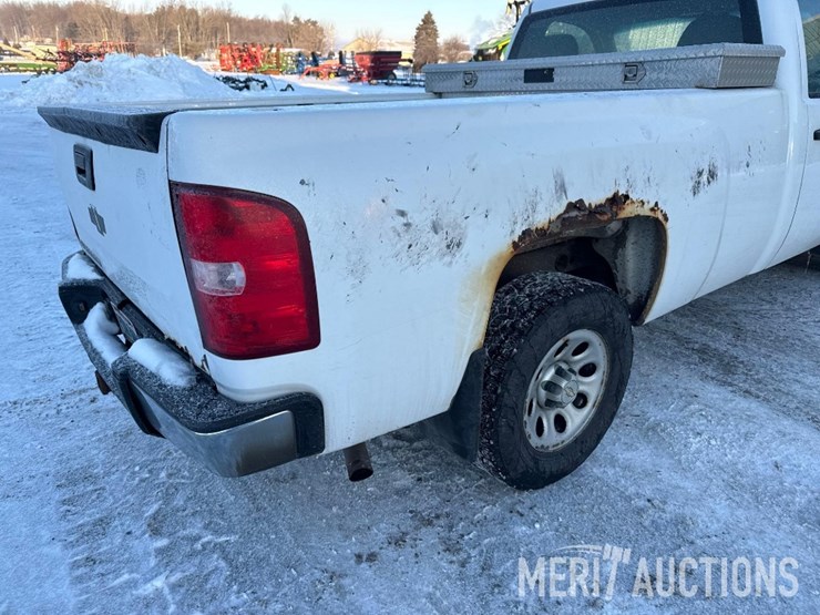 2011-chevrolet-silverado-1500-image-18