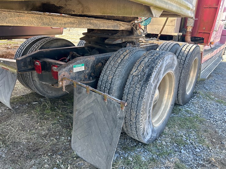 1996-freightliner-fld120-image-5