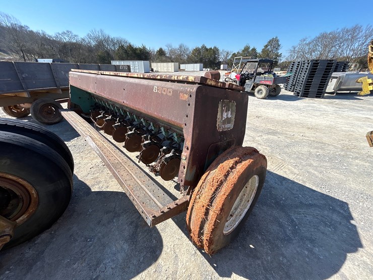 john-deere-8300-image-4