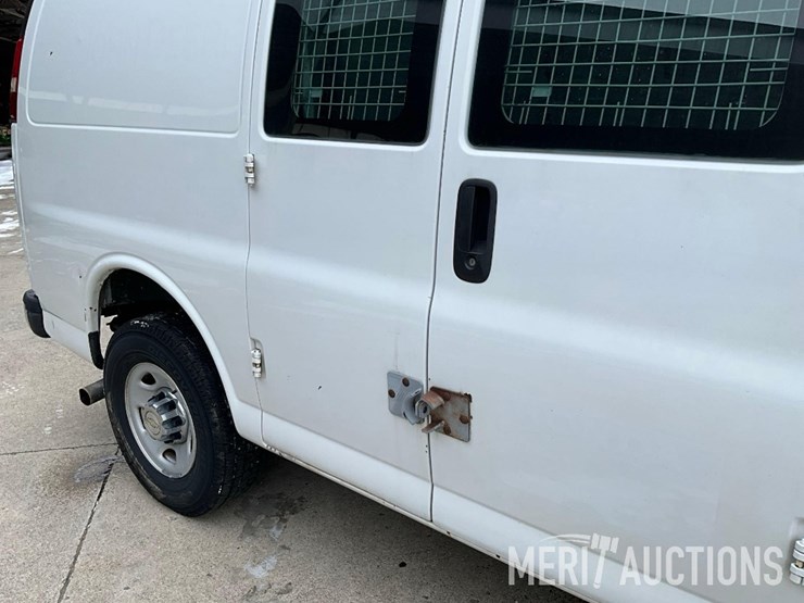 2014-chevrolet-2500-image-16