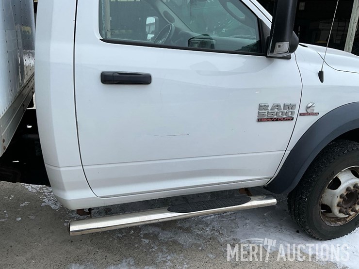 2016-dodge-5500-box-truck-image-22