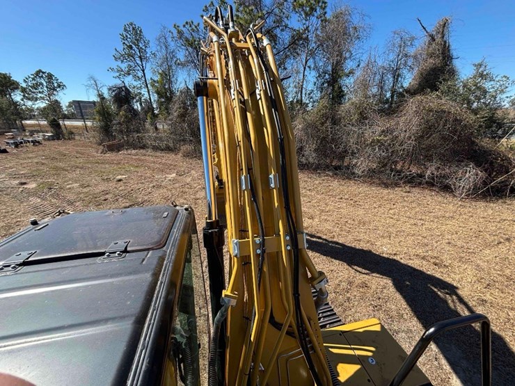 caterpillar-323-image-23