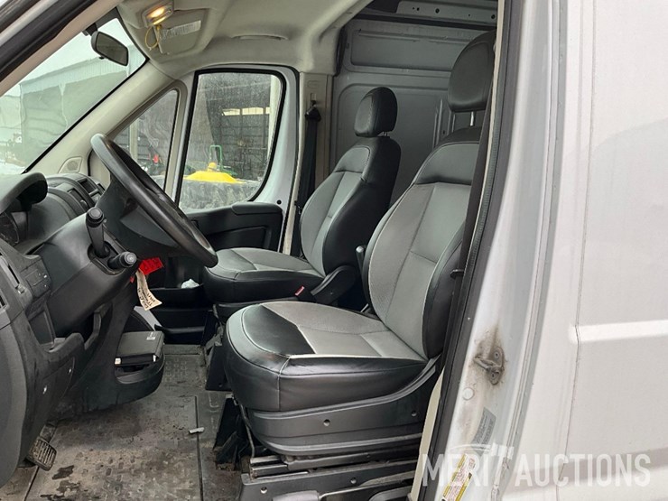 2017-ram-promaster-2500-image-32