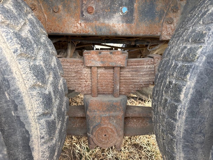 1986-white-140-image-42