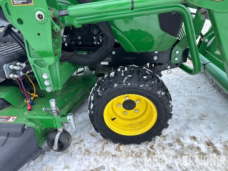 2021-john-deere-1023e-image-26