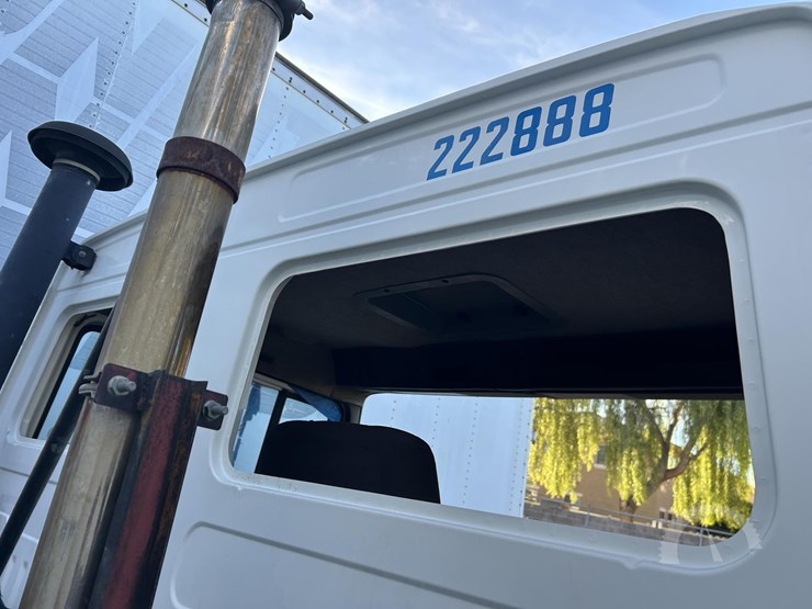 1989-volvo-fe6-image-8