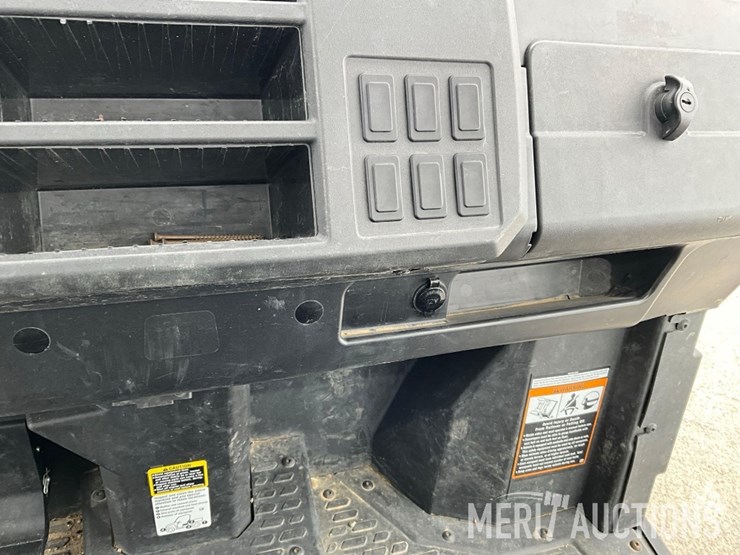 2024-john-deere-gator-image-30