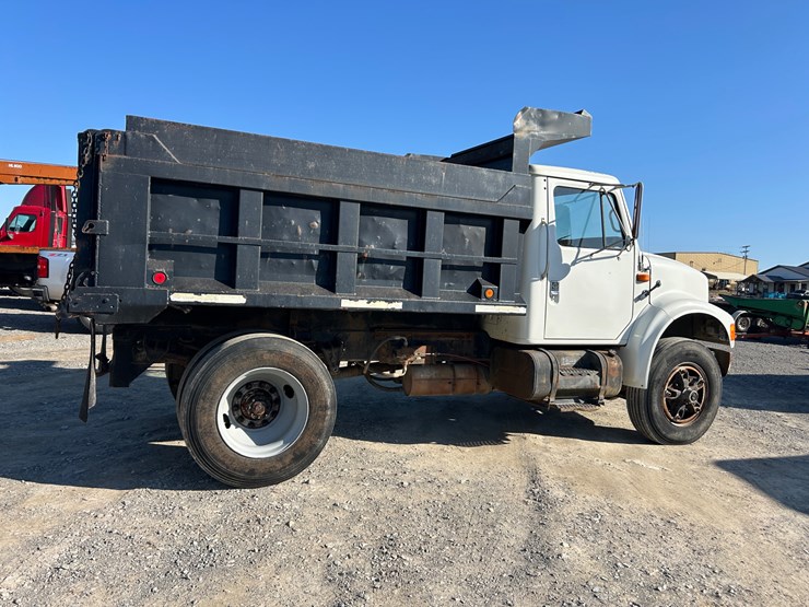 1992-international-4700-image-2