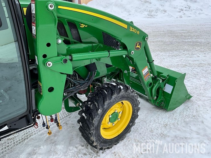2021-john-deere-3046r-image-22