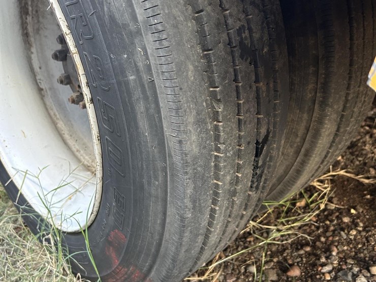 2001-international-4700-image-56