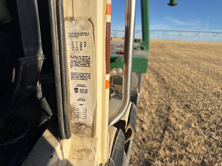 1992-white-gmc-haying-mantis-stacker-truck-image-10