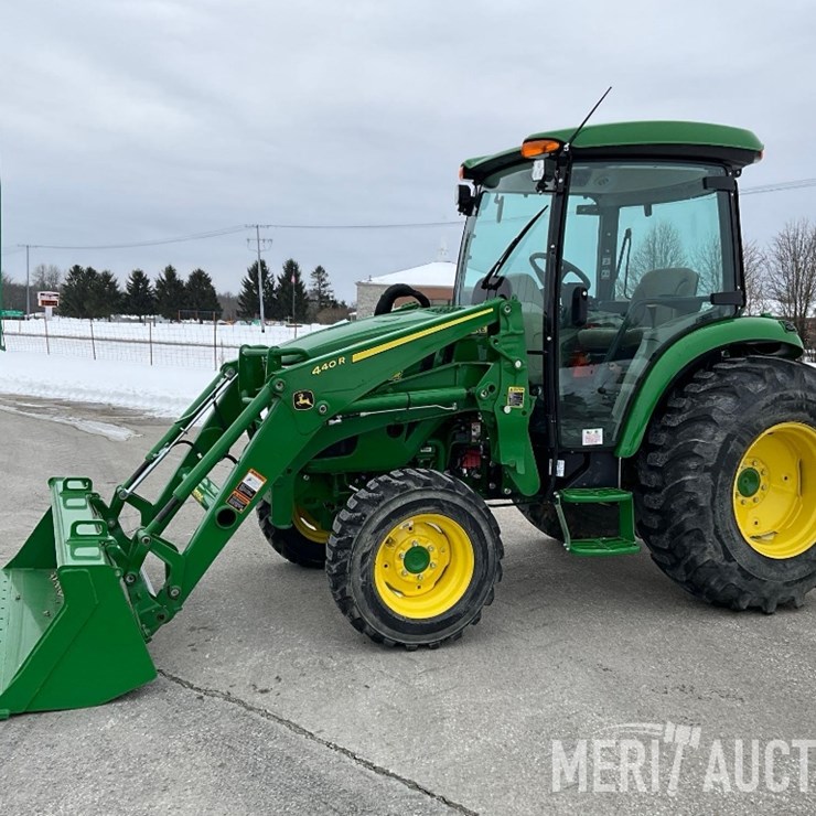 2024 JOHN DEERE 4044R