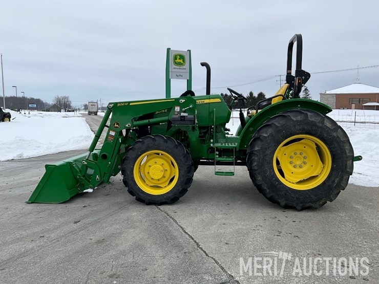 2024-john-deere-5075e-image-2