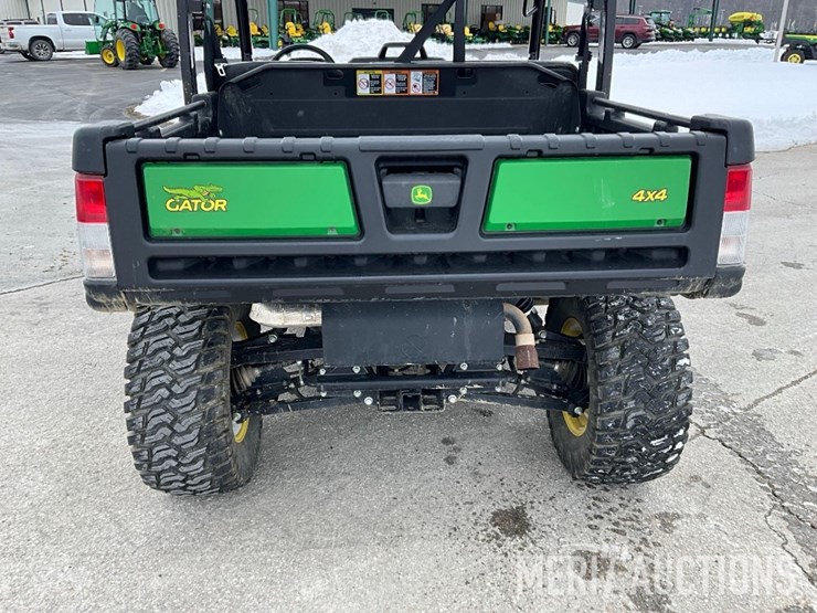 2024-john-deere-gator-image-18