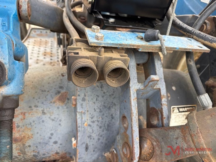 new-holland-3930-image-10