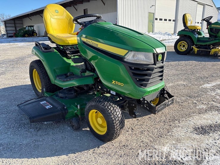 2023-john-deere-x590-image-6