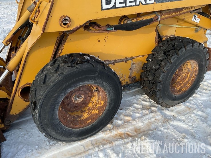 2006-john-deere-325-image-10