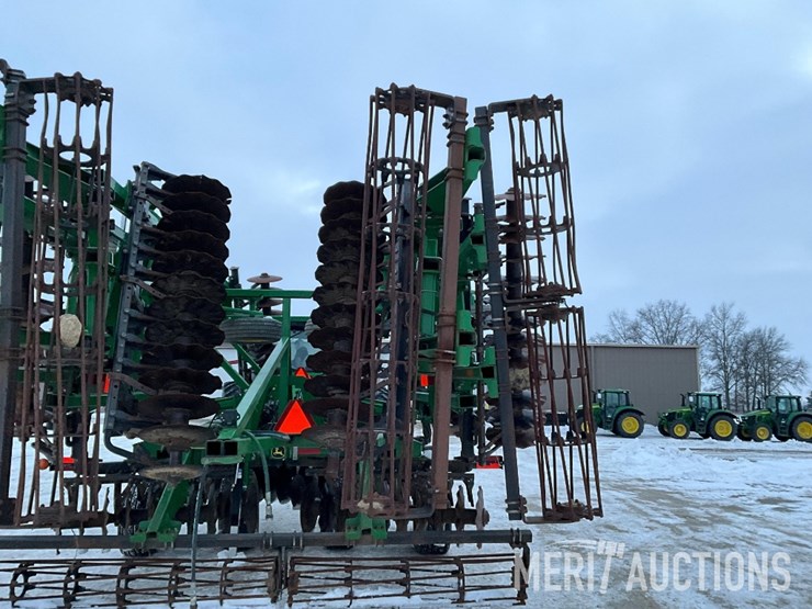 2013-john-deere-2623vt-image-23