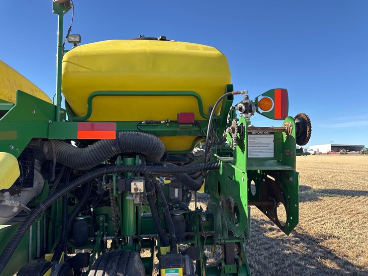 2014-john-deere-1770nt-image-45