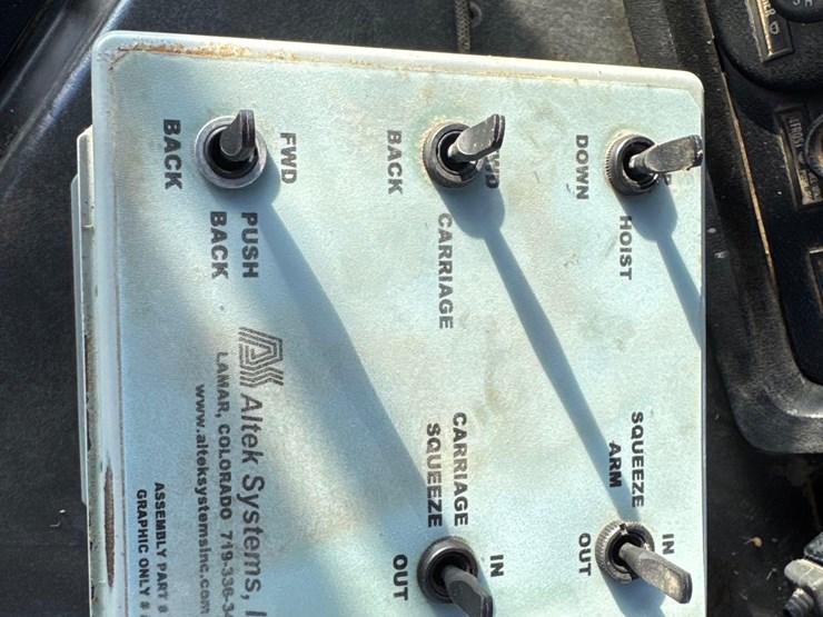 1992-white-gmc-haying-mantis-stacker-truck-image-23