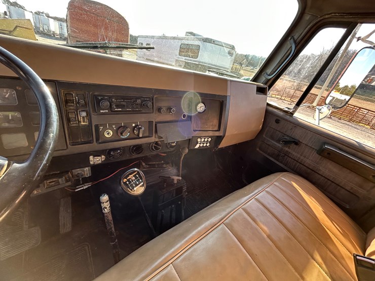 1992-international-4700-image-9