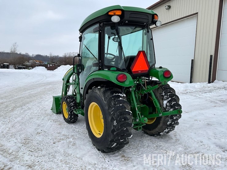 2021-john-deere-3046r-image-3