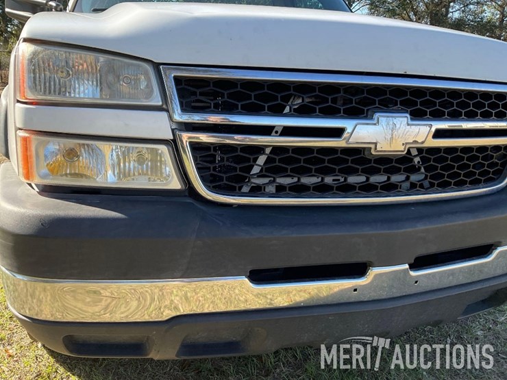 2006-chevrolet-3500-image-10