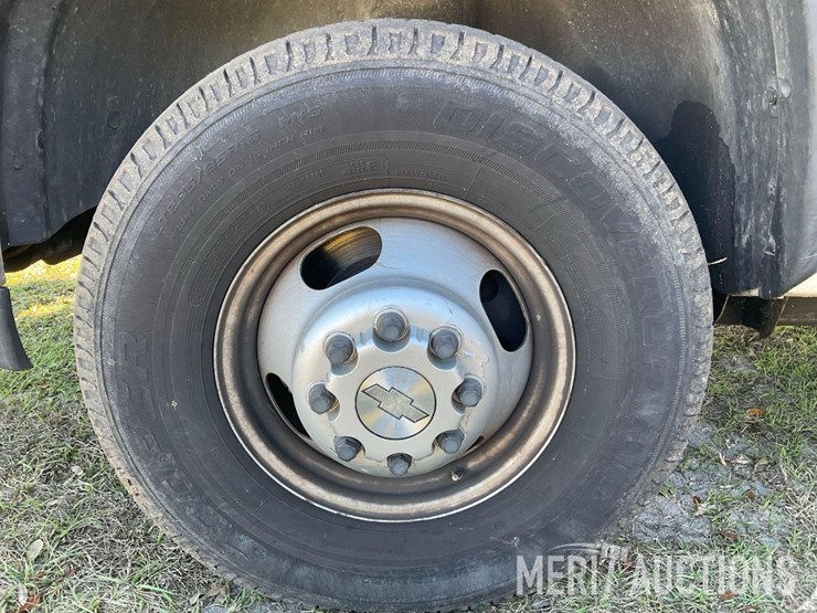 2006-chevrolet-3500-image-12