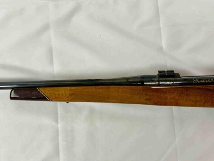 weatherby-mark-v---rifle---1-of-1000-image-13