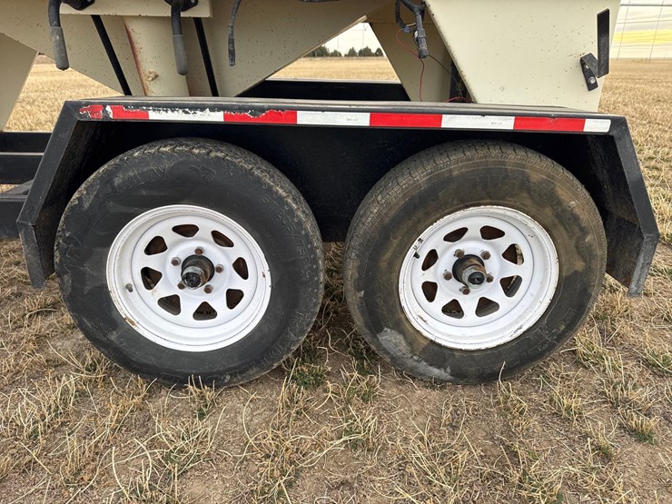 friesen-seed-tender-image-21