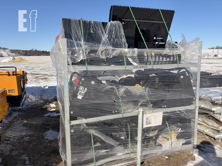 sdlanch-mini-skid-steer-and-excevator-attachments-image-1