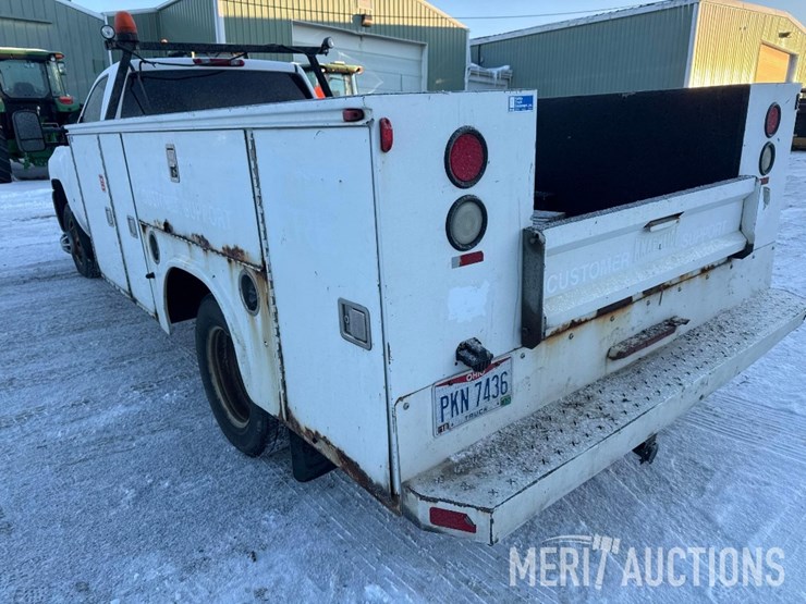 2009-chevrolet-3500-image-15