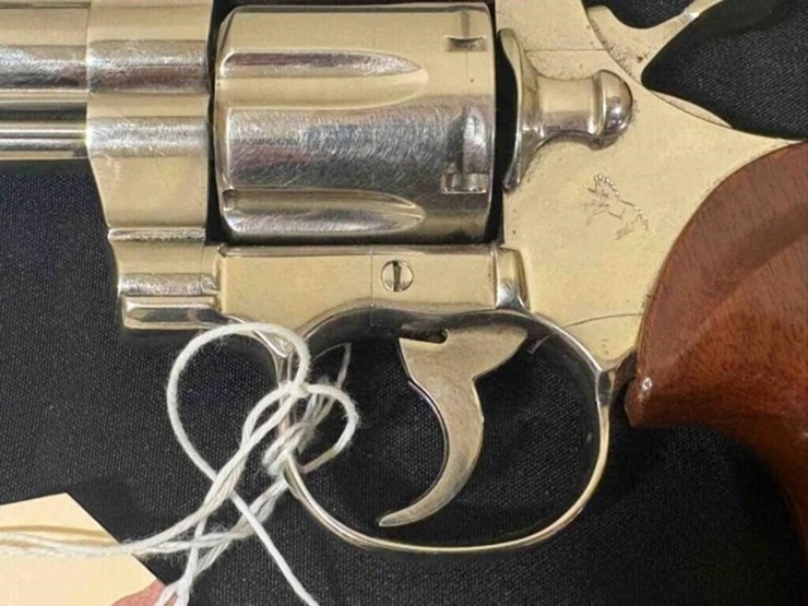 colt---python--357-mag.-revolver-image-8