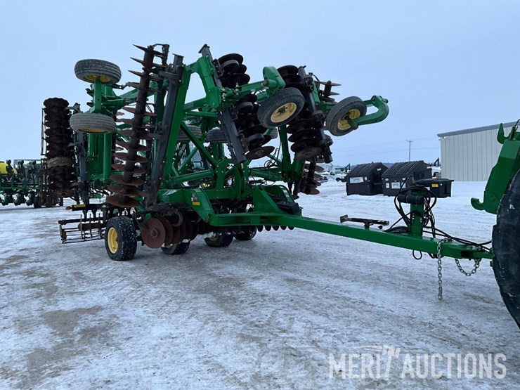 2013-john-deere-2623vt-image-5