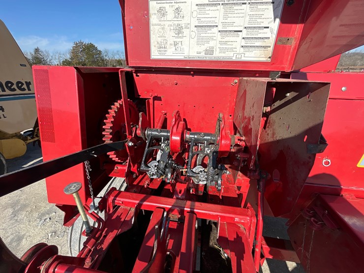 2014-new-holland-bc5060-image-9