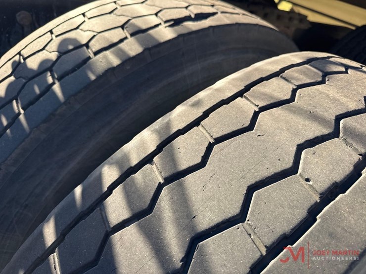 2011-kenworth-w900-image-8