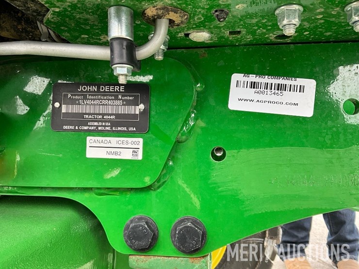 2024-john-deere-4044r-image-32