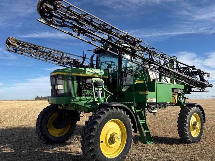 2000-john-deere-4700-image-1