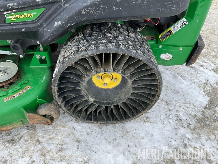 2023-john-deere-z930m-image-15