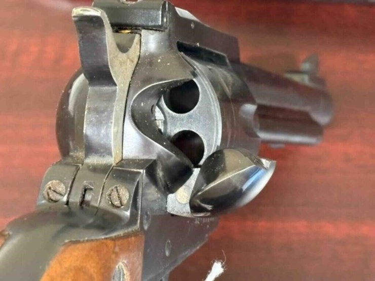 ruger---blackhawk---.357-mag.-revolver-image-8