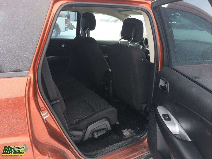 2012-dodge-journey-image-19