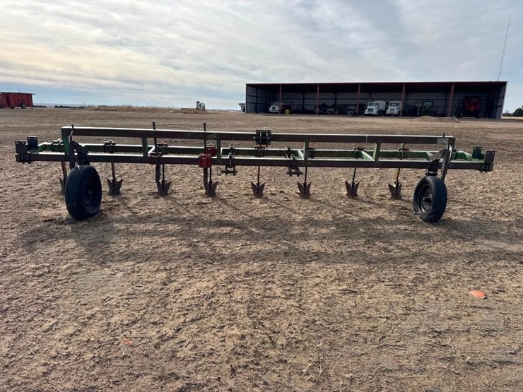 9-shank-cultivator-image-2