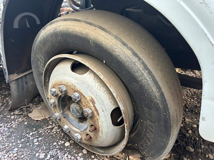 2015-volvo-f6-image-12