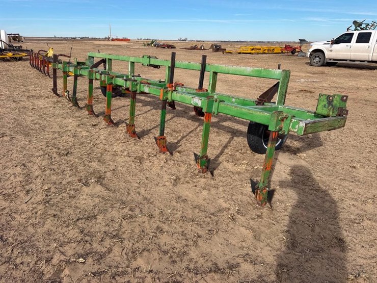 9-shank-cultivator-image-5