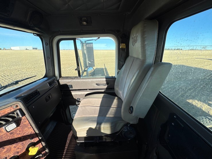 1999-international-60-image-33